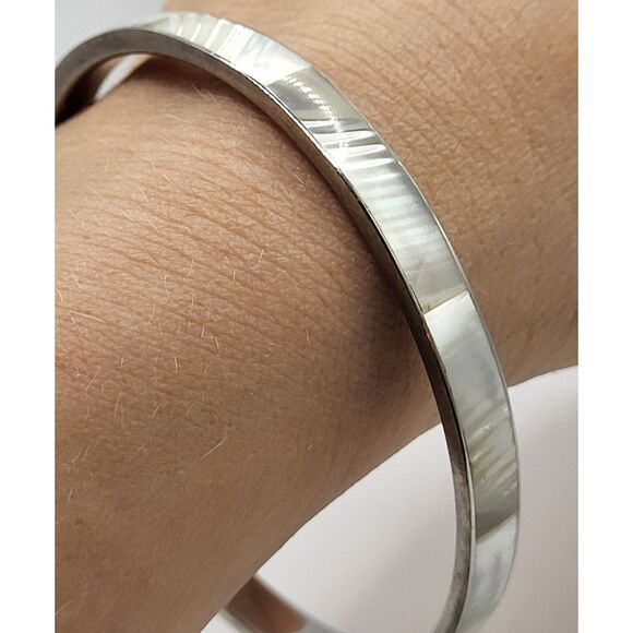 Estate Abalone Mother of Pearl Inlay Bangle Bracelet 7.6in - Picture 1 of 4